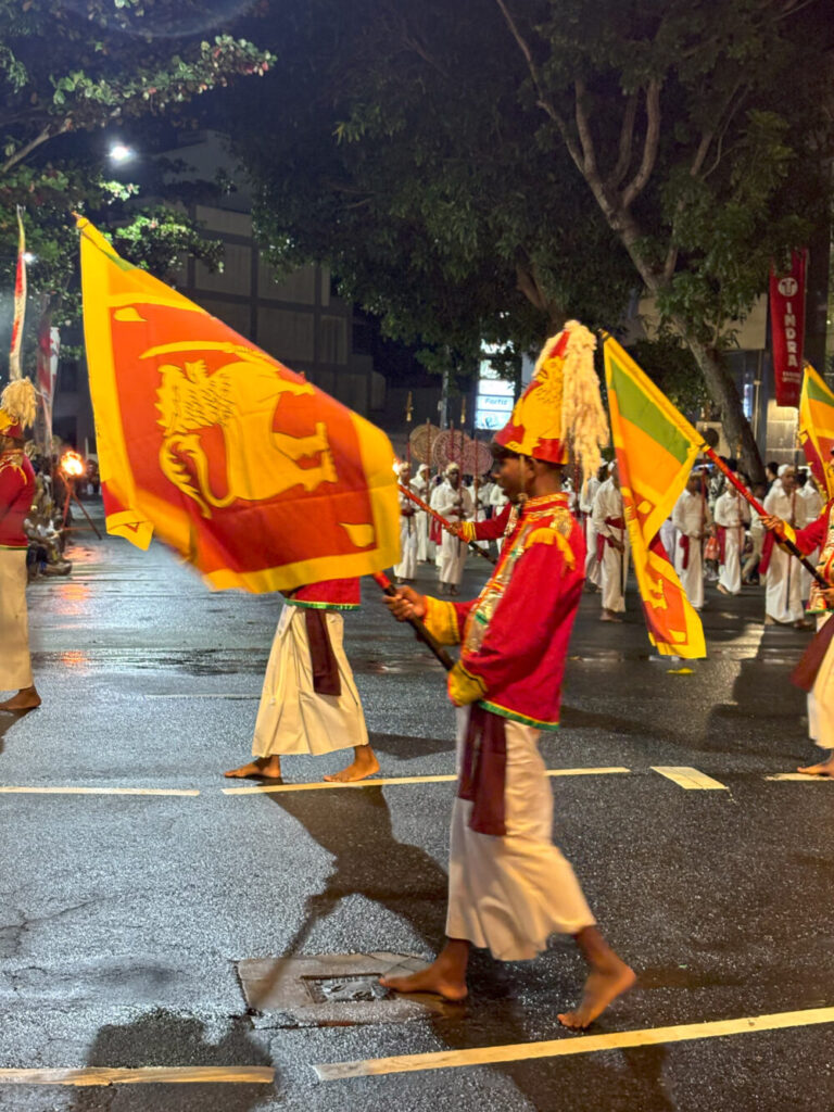 2026年 ナワン・ペラヘラ スリランカ国旗 コロンボ
