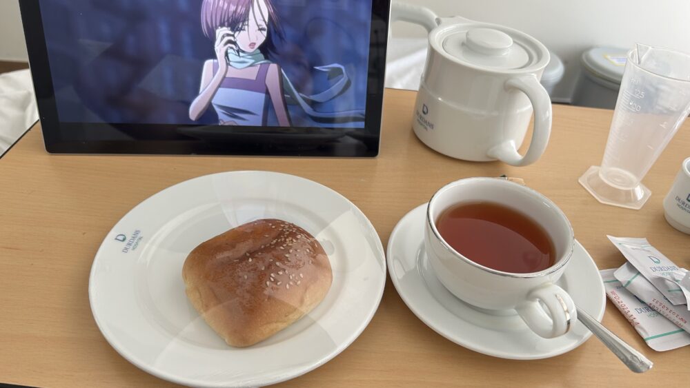 午後の紅茶とパン